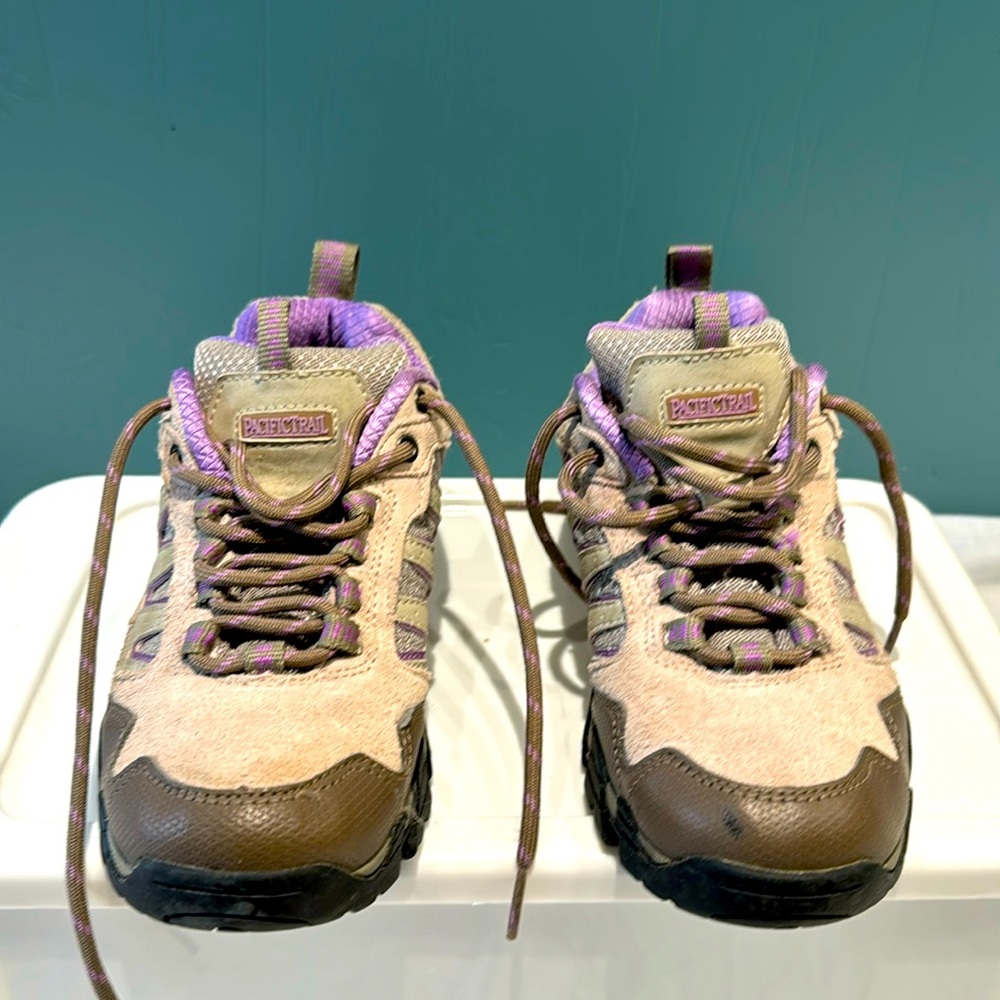 Hiking Shoes/Boots Sz 7